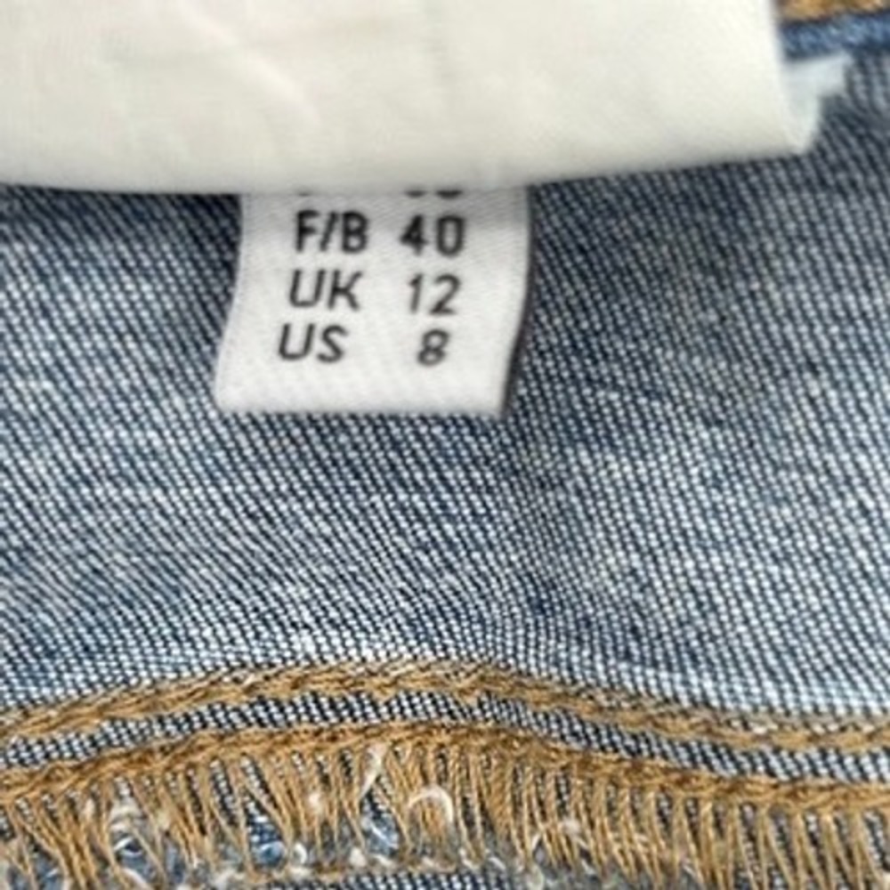 Madeleine Women Light Wash Floral Eyelet Scalloped Hem Cropped Jeans Size US 8 - Picture 4 of 9